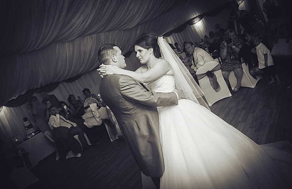 wedding photographer photography liverpool north west southport merseyside cheshire natural style love family warren farm formby first dance