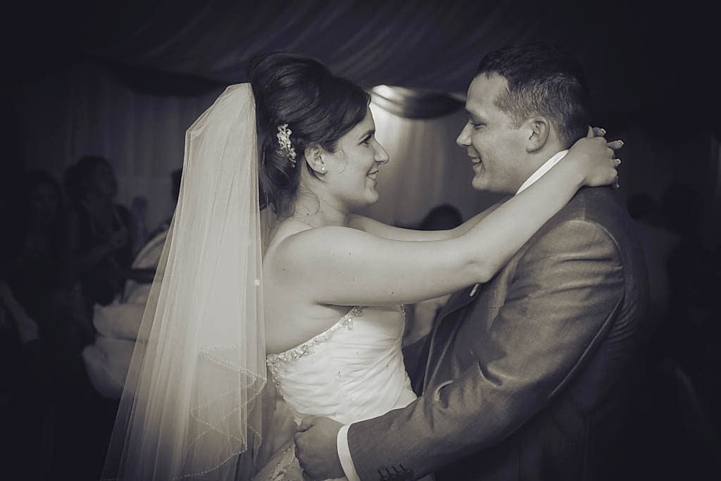 wedding photographer photography liverpool north west southport merseyside cheshire natural style love family warren farm formby first dance