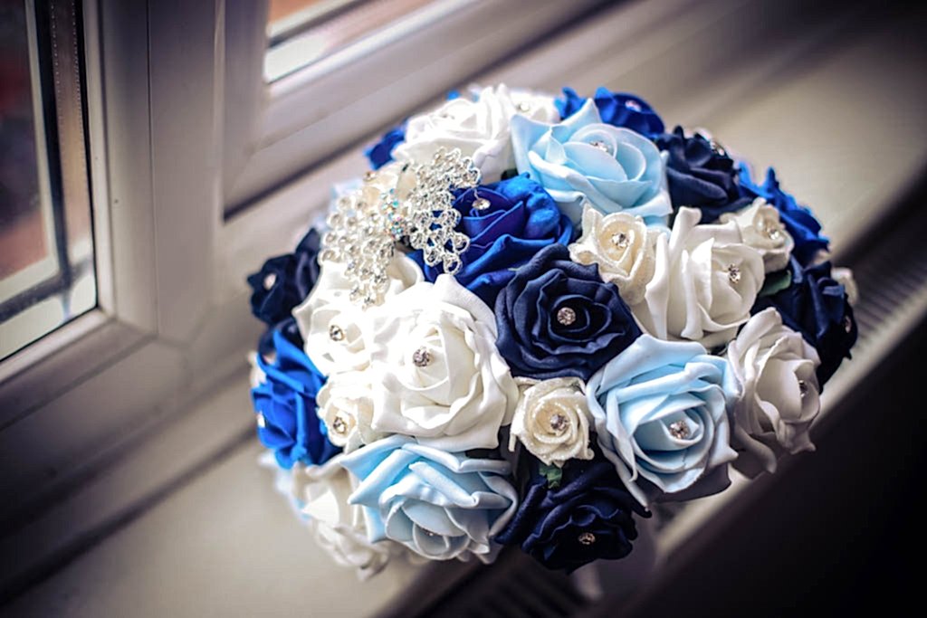 wedding photographer photography liverpool north west southport merseyside cheshire natural style bouquet blue and white bouquet flowers