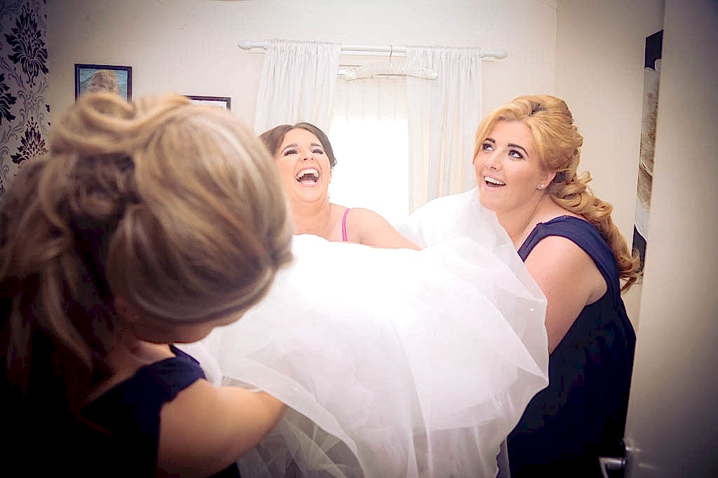wedding photographer photography liverpool north west southport merseyside cheshire natural style dress