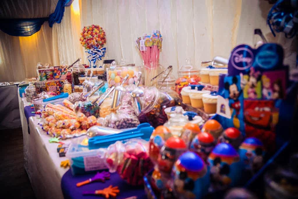 wedding photographer photography liverpool north west southport merseyside cheshire natural style love sweet buffet