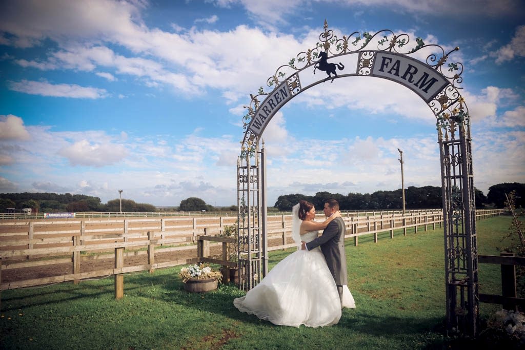 wedding photographer photography liverpool north west southport merseyside cheshire natural style love family warren farm formby field sky kiss