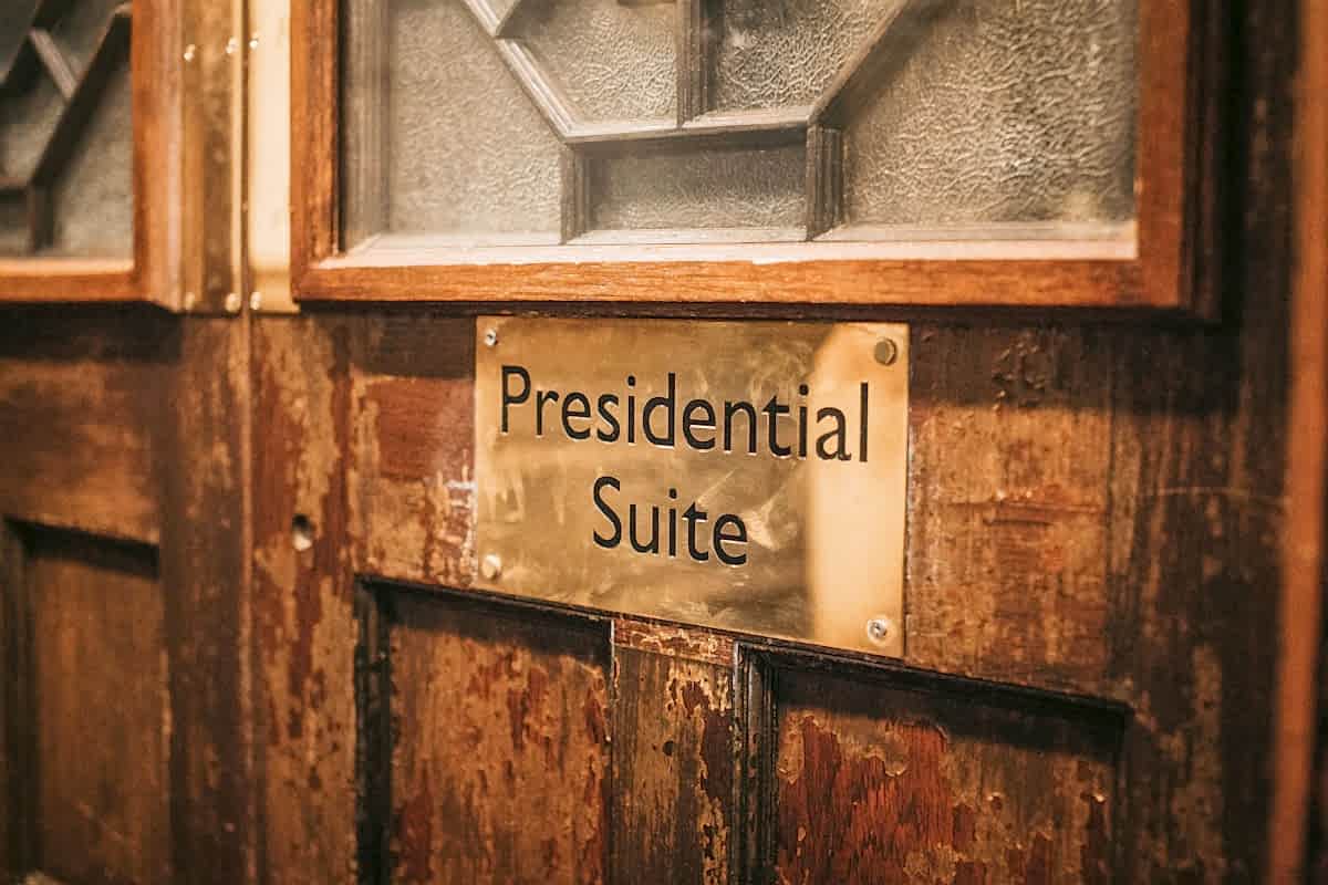 sign for the presidential suite