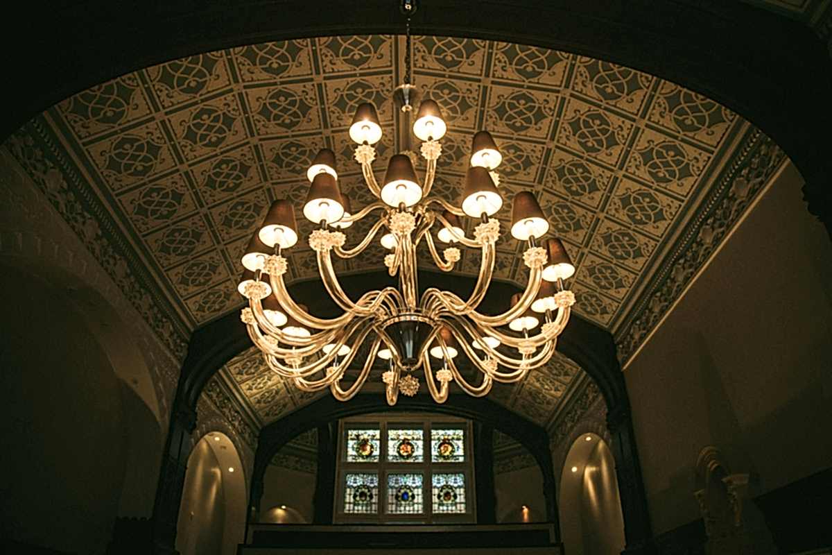 chandelier in the presidential suite at the doubletree hilton liverpool